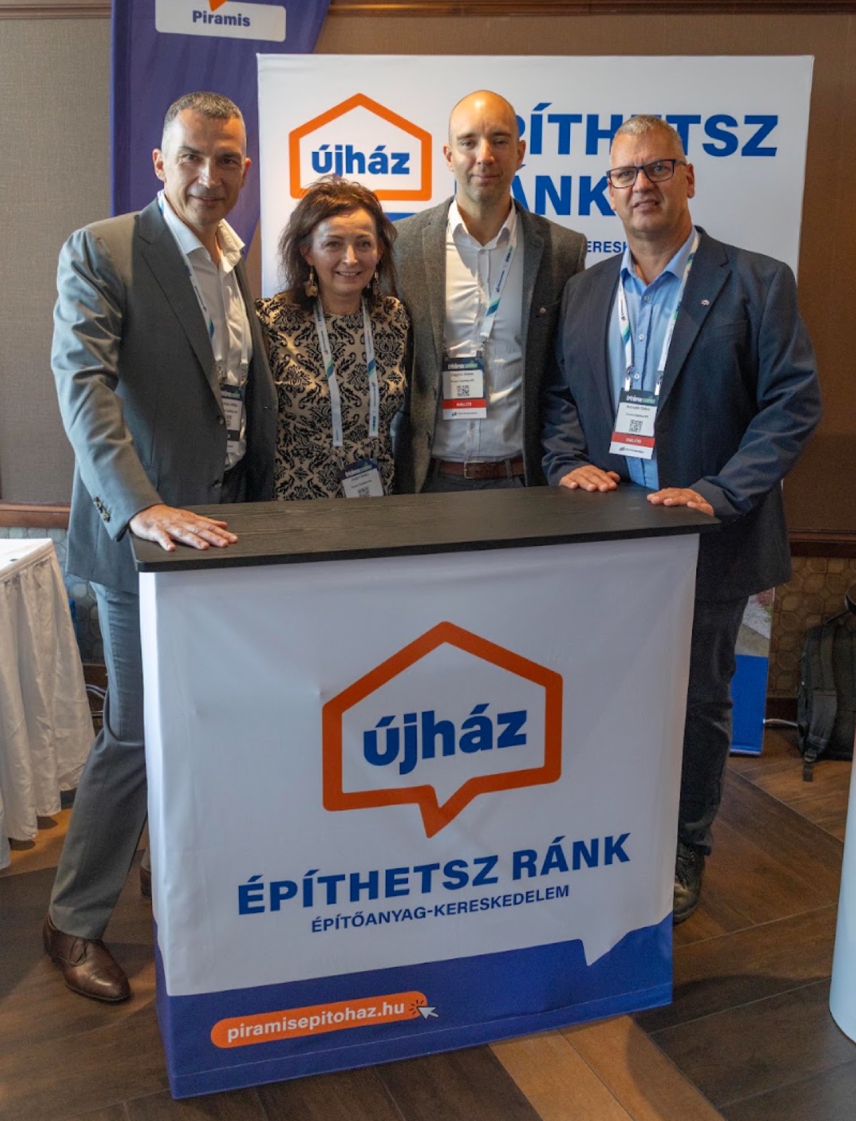 Piramis Építőház Kft. standja az Építőipar Summiton